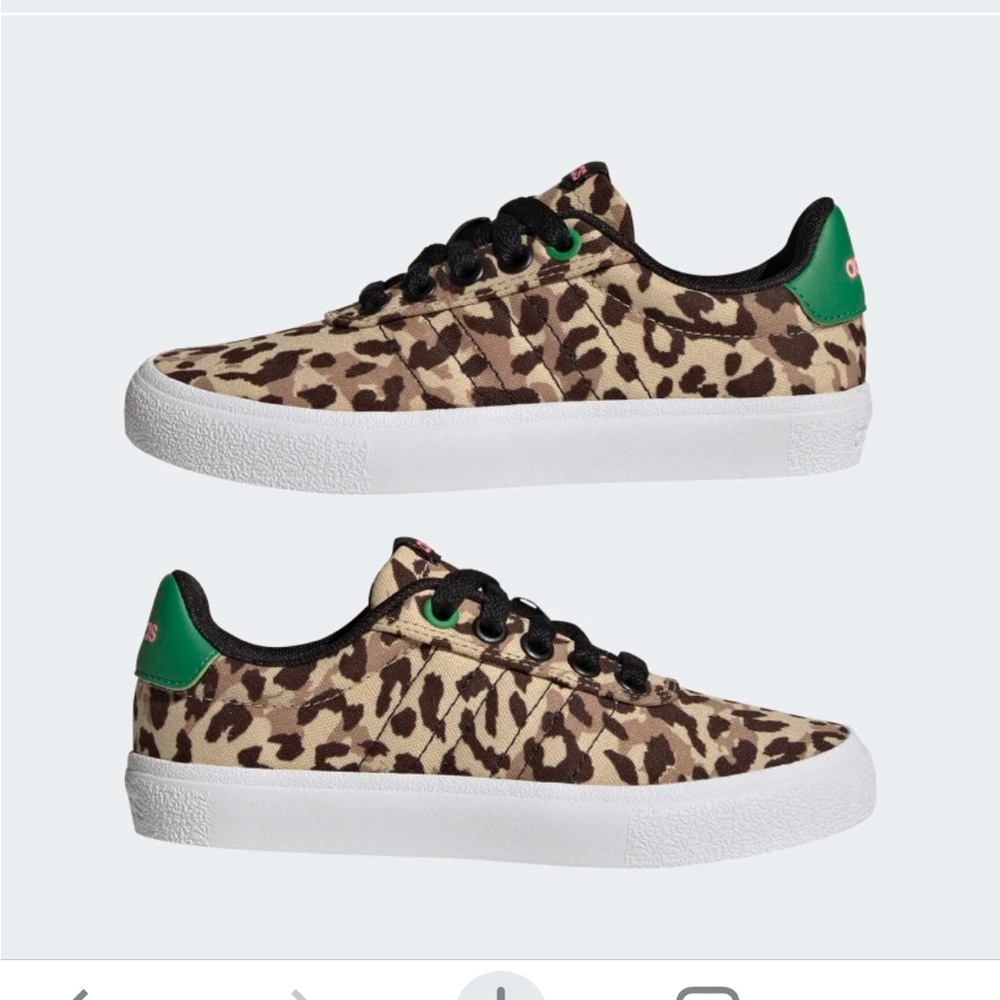 🐆💚Adidas💚🐆Kids, VULC RAID3R SHOES, size 5.5 kids